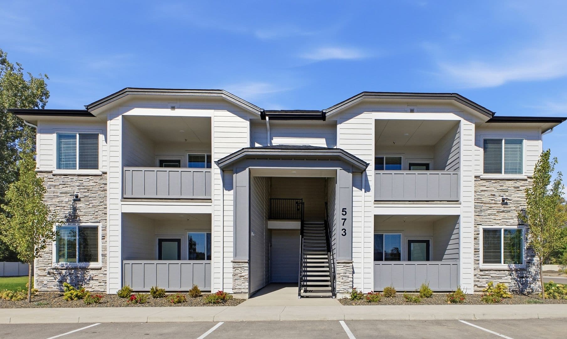 Emmett Apartment: 503 S Blackfoot Ave