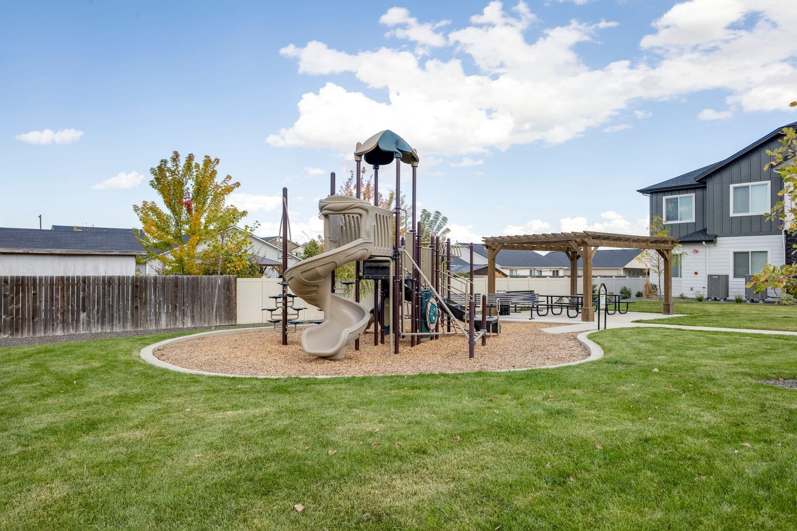 Caldwell Apartment: 11552 Leesburg Lane