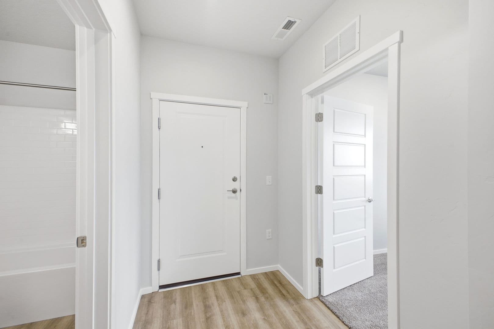 Meridian Apartment: 3382 N Centrepoint Way