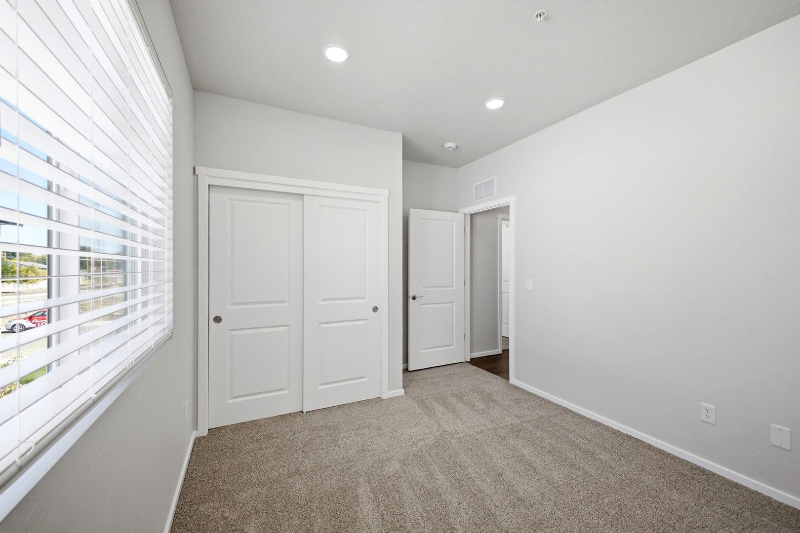 Emmett Apartment: 503 S Blackfoot Ave