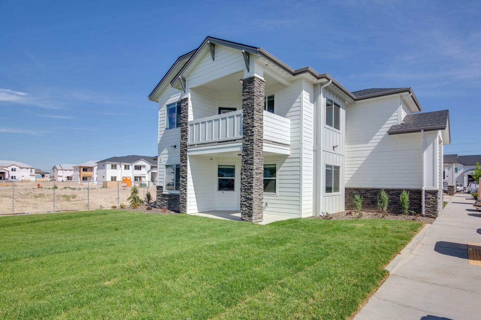 Caldwell Apartment: 5121 Farnum Lane #201