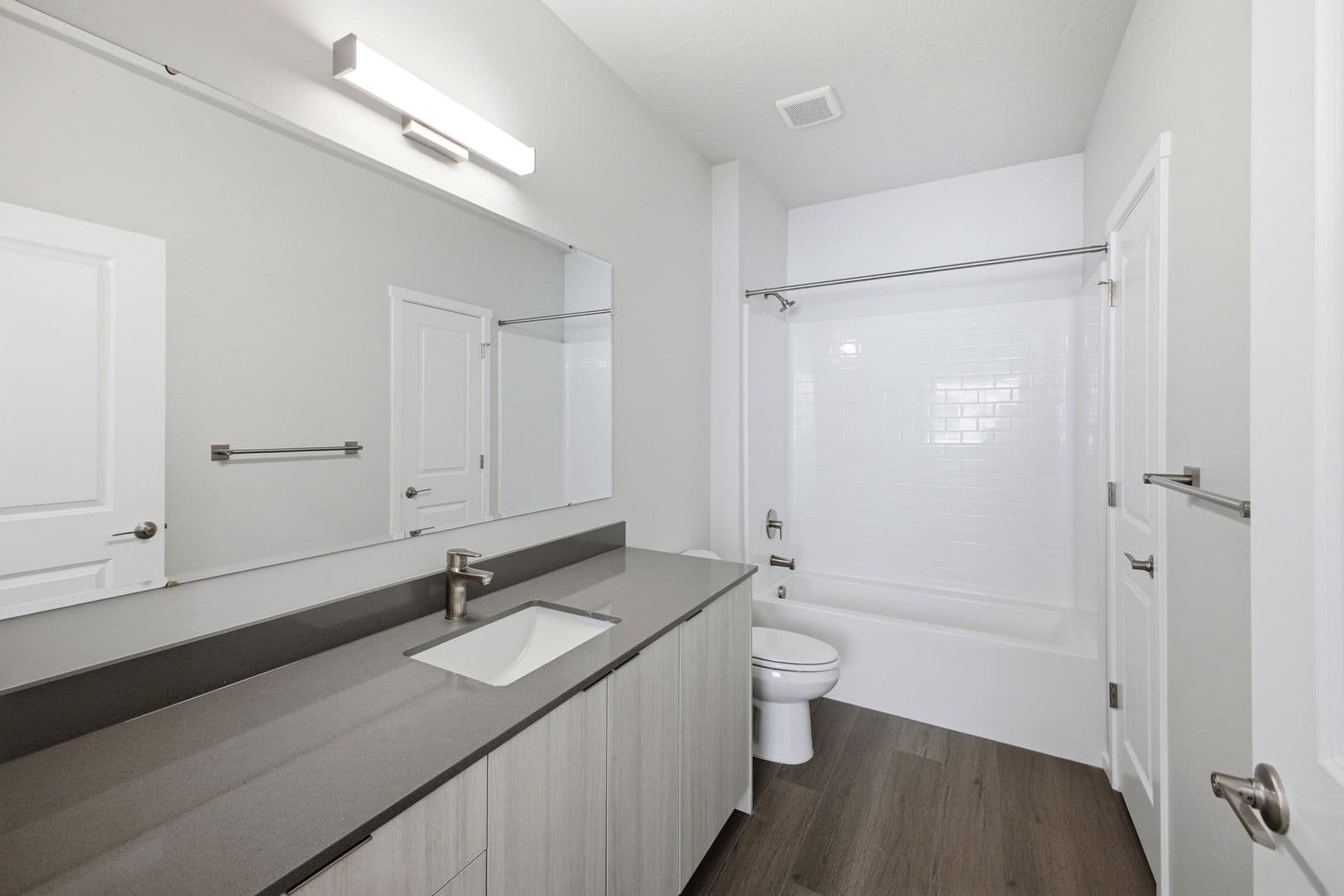 Emmett Apartment: 503 S Blackfoot Ave