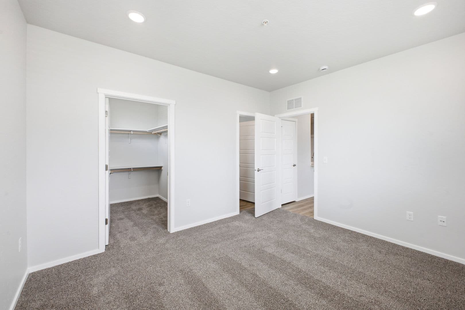 Meridian Apartment: 3382 N Centrepoint Way