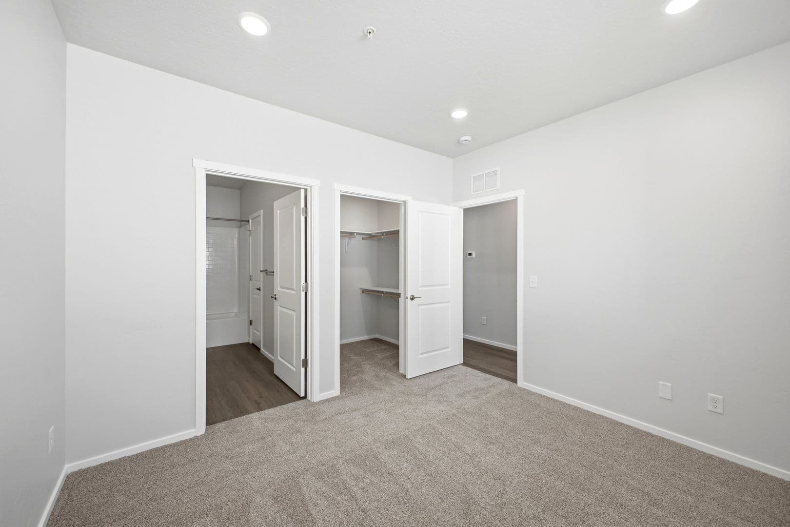 Emmett Apartment: 503 S Blackfoot Ave