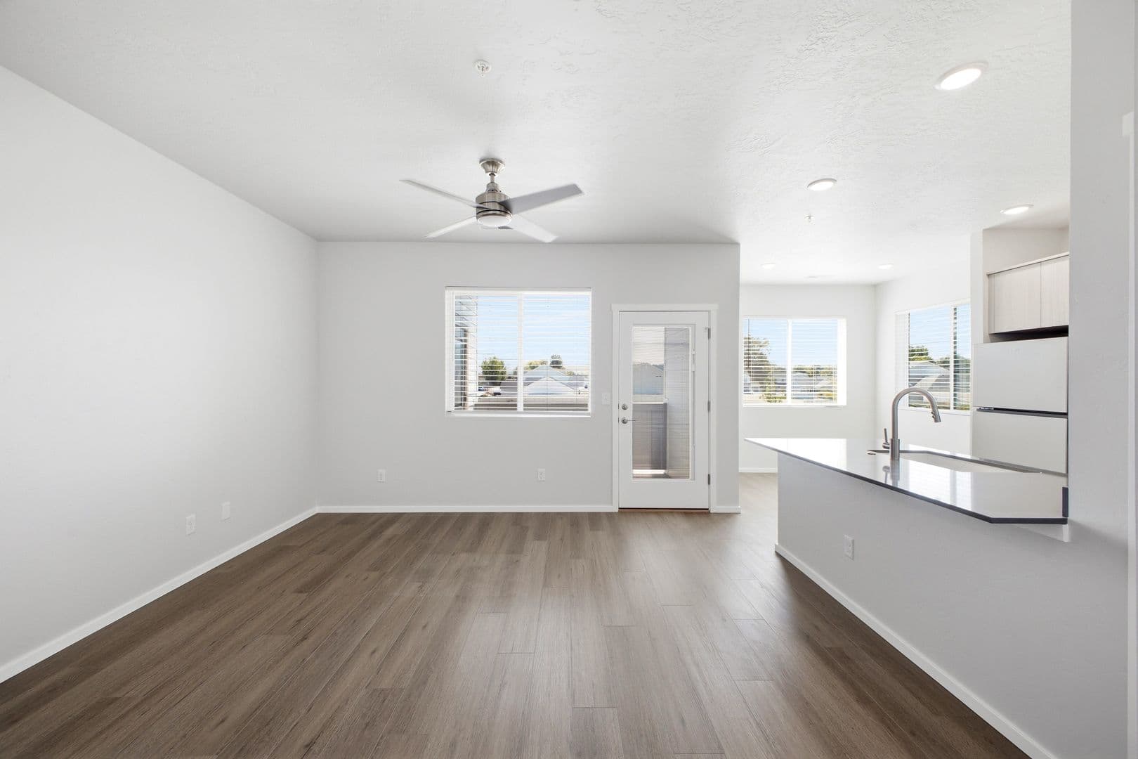 Emmett Apartment: 503 S Blackfoot Ave