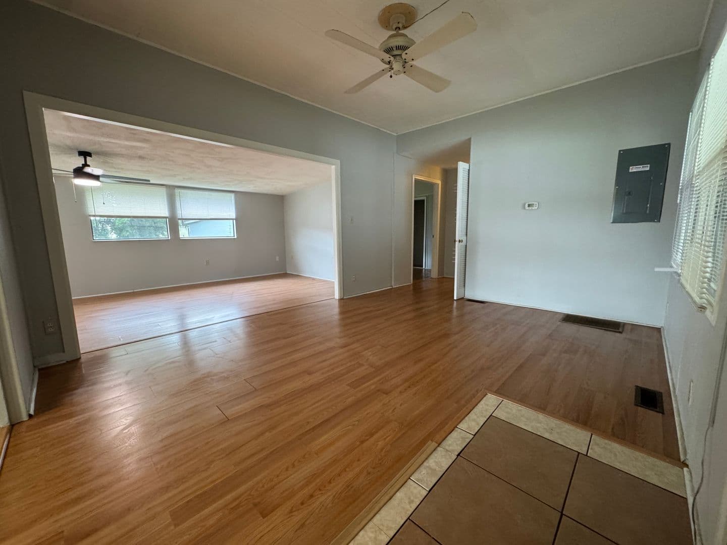 Lakeland House: 534 Oak Ridge E