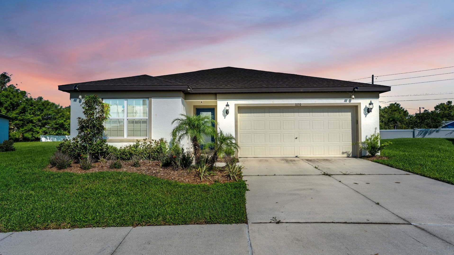 Winter Haven House: 1050 Michelangelo Ln