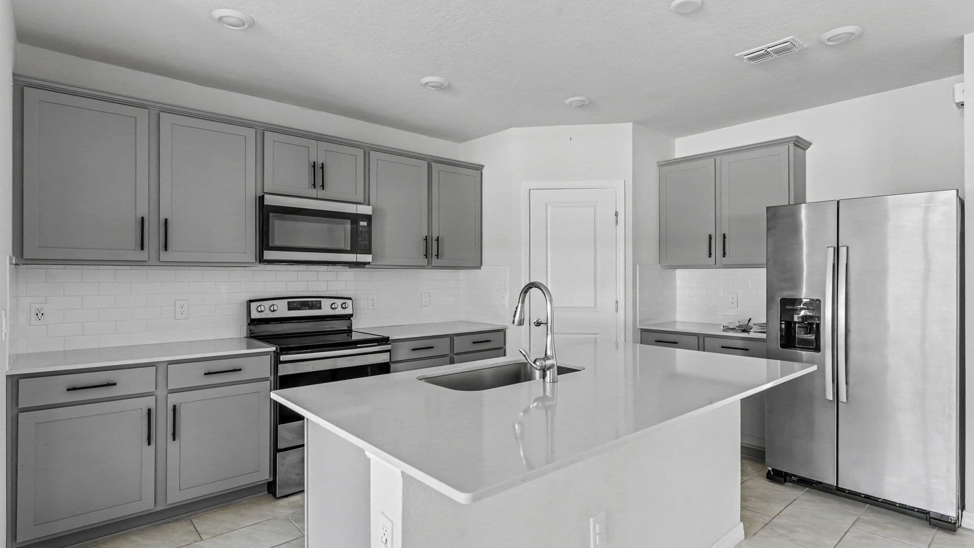 Winter Haven House: 1050 Michelangelo Ln