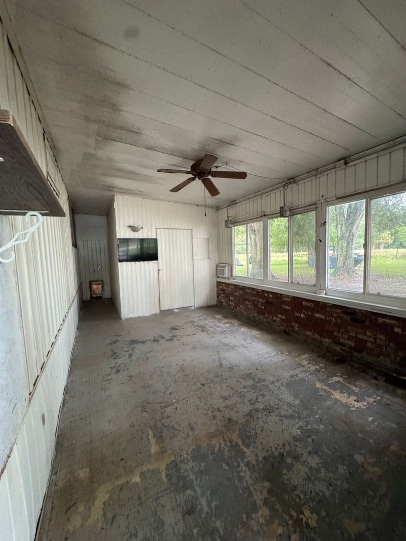 Lakeland House: 534 Oak Ridge E