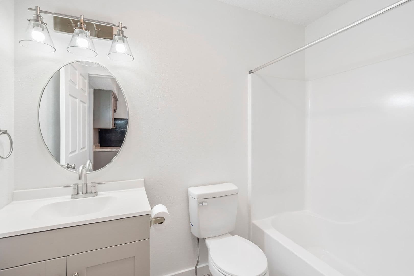 Springfield Apartment: 3110-3180 West Greenwood Street