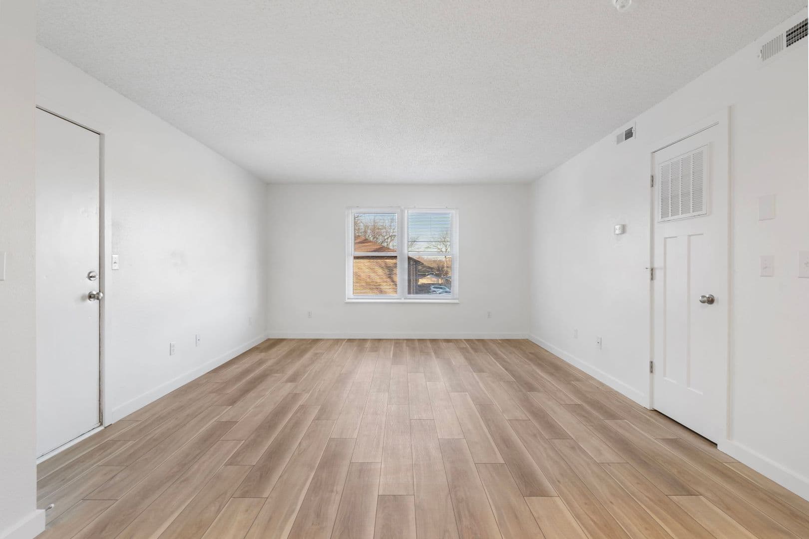 Springfield Apartment: 3110-3180 West Greenwood Street