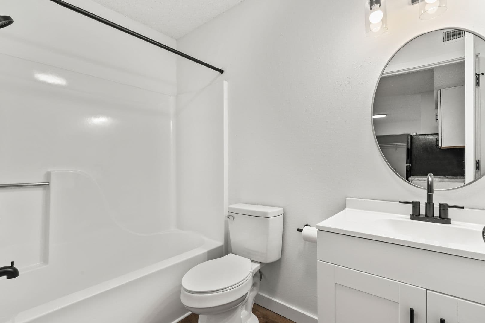 Springfield Apartment: 3110-3180 West Greenwood Street