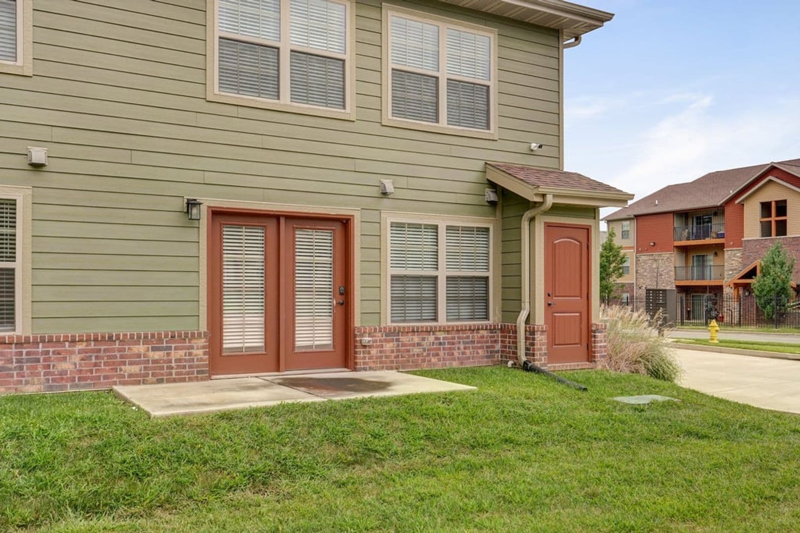 Springfield Apartment: 1302-1314 S Lexington