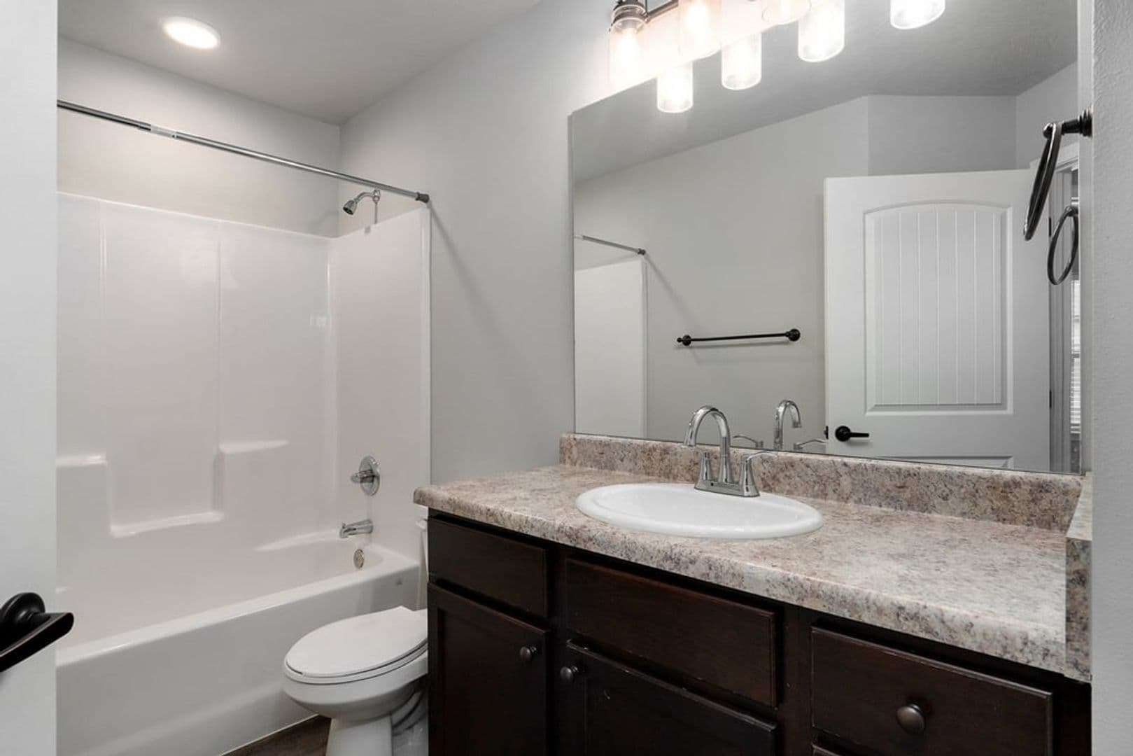 Springfield Apartment: 1302-1314 S Lexington