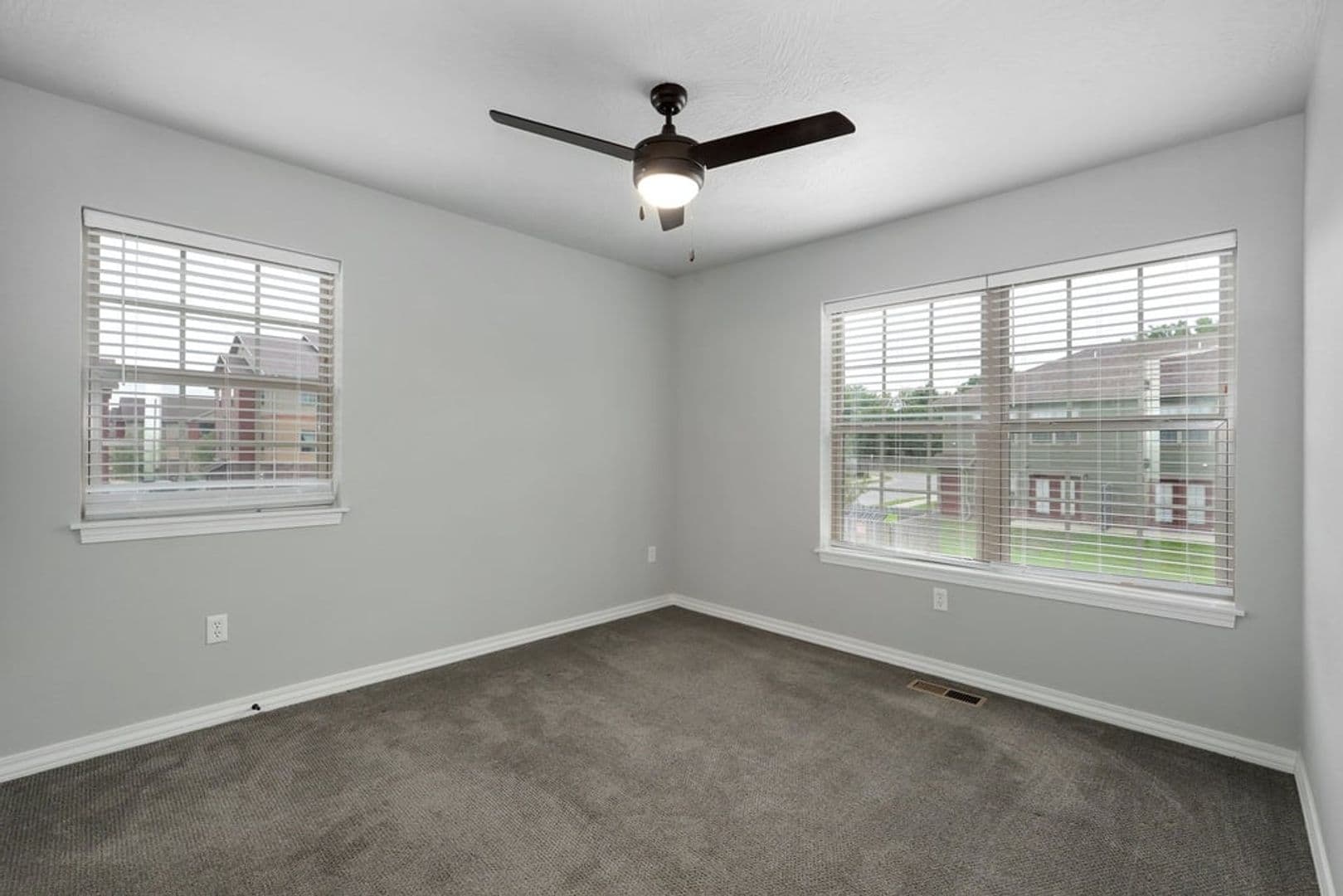 Springfield Apartment: 1302-1314 S Lexington