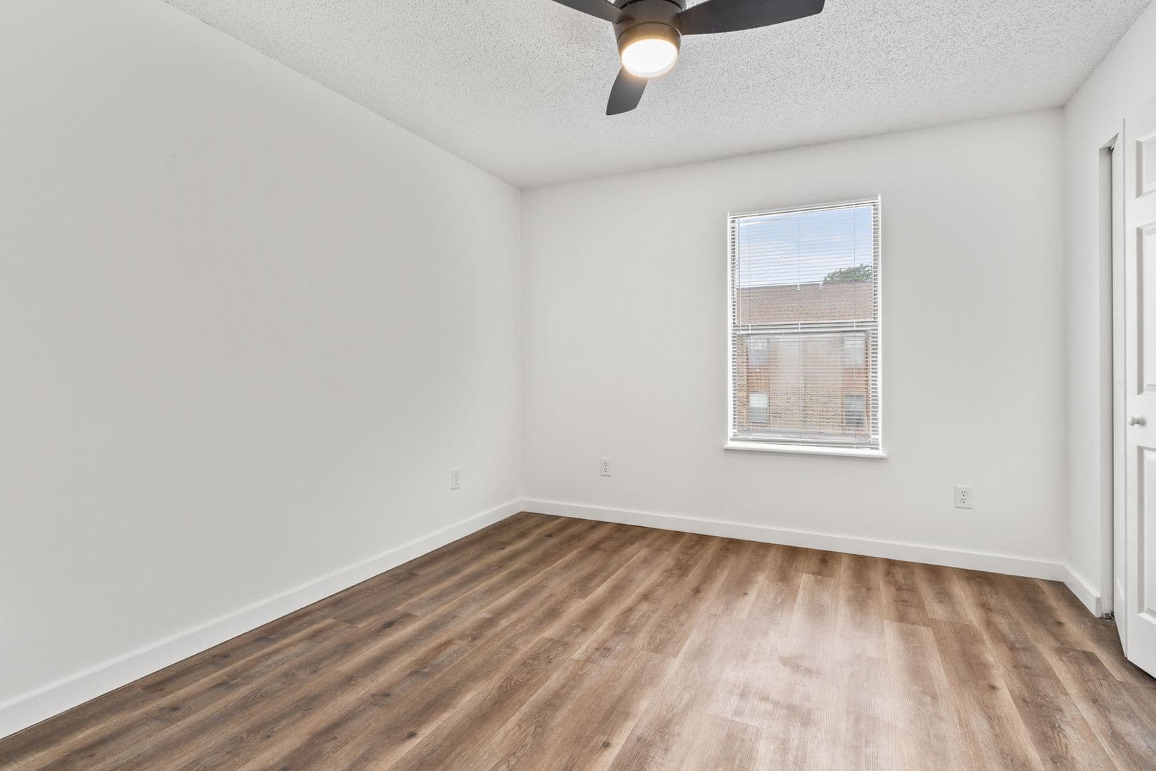 Springfield Apartment: 3110-3180 West Greenwood Street
