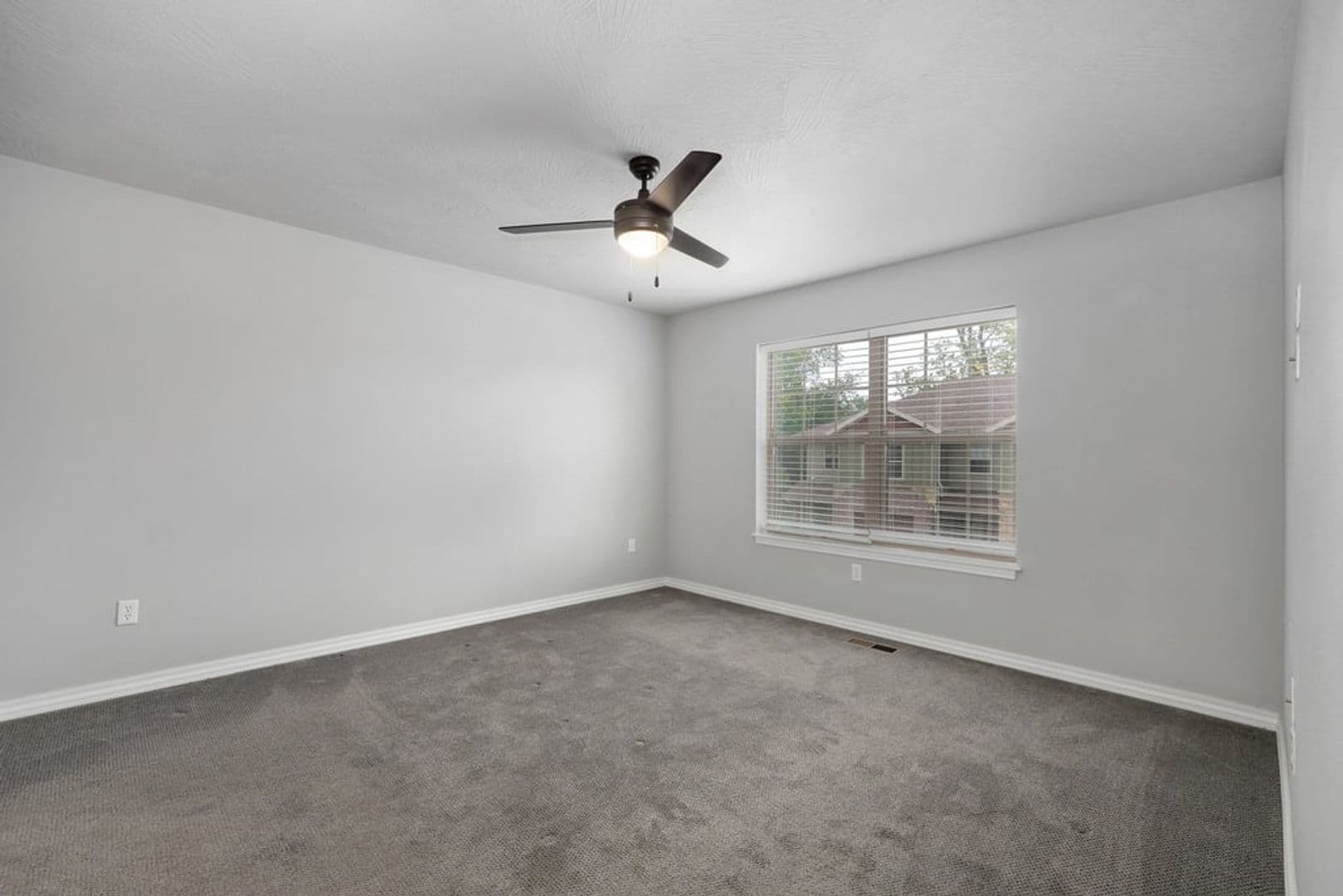 Springfield Apartment: 1302-1314 S Lexington