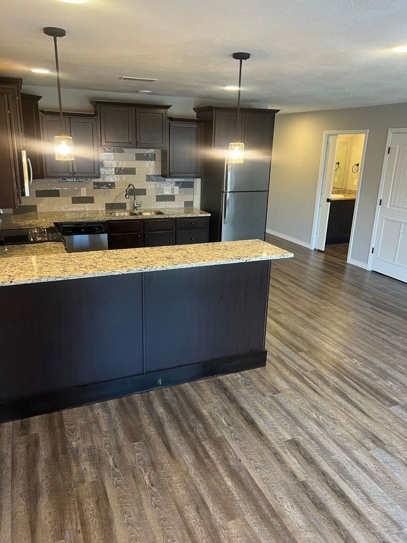Springfield Apartment: 1302-1314 S Lexington