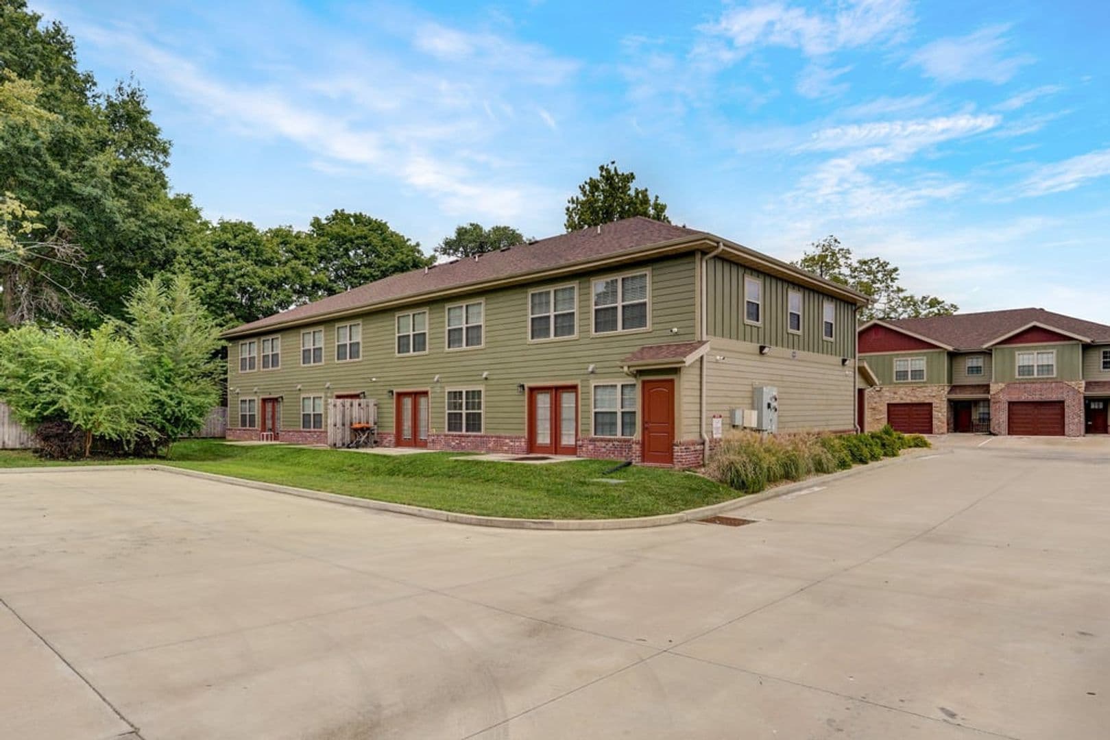 Springfield Apartment: 1302-1314 S Lexington
