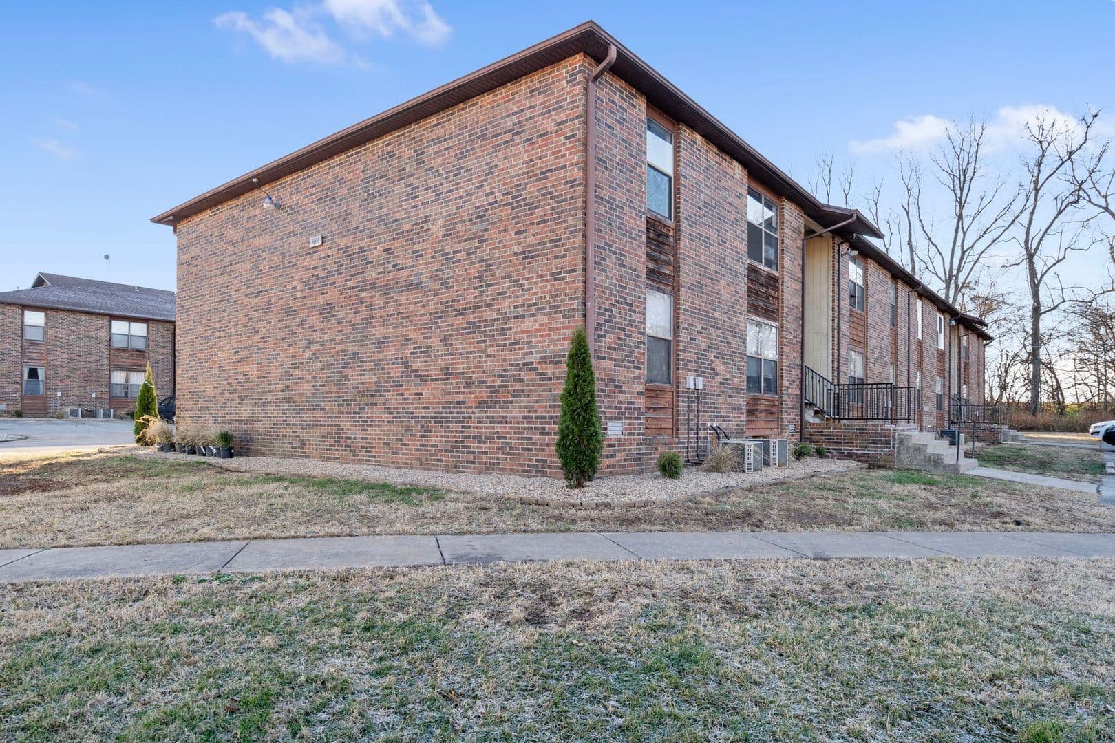 Springfield Apartment: 3110-3180 West Greenwood Street