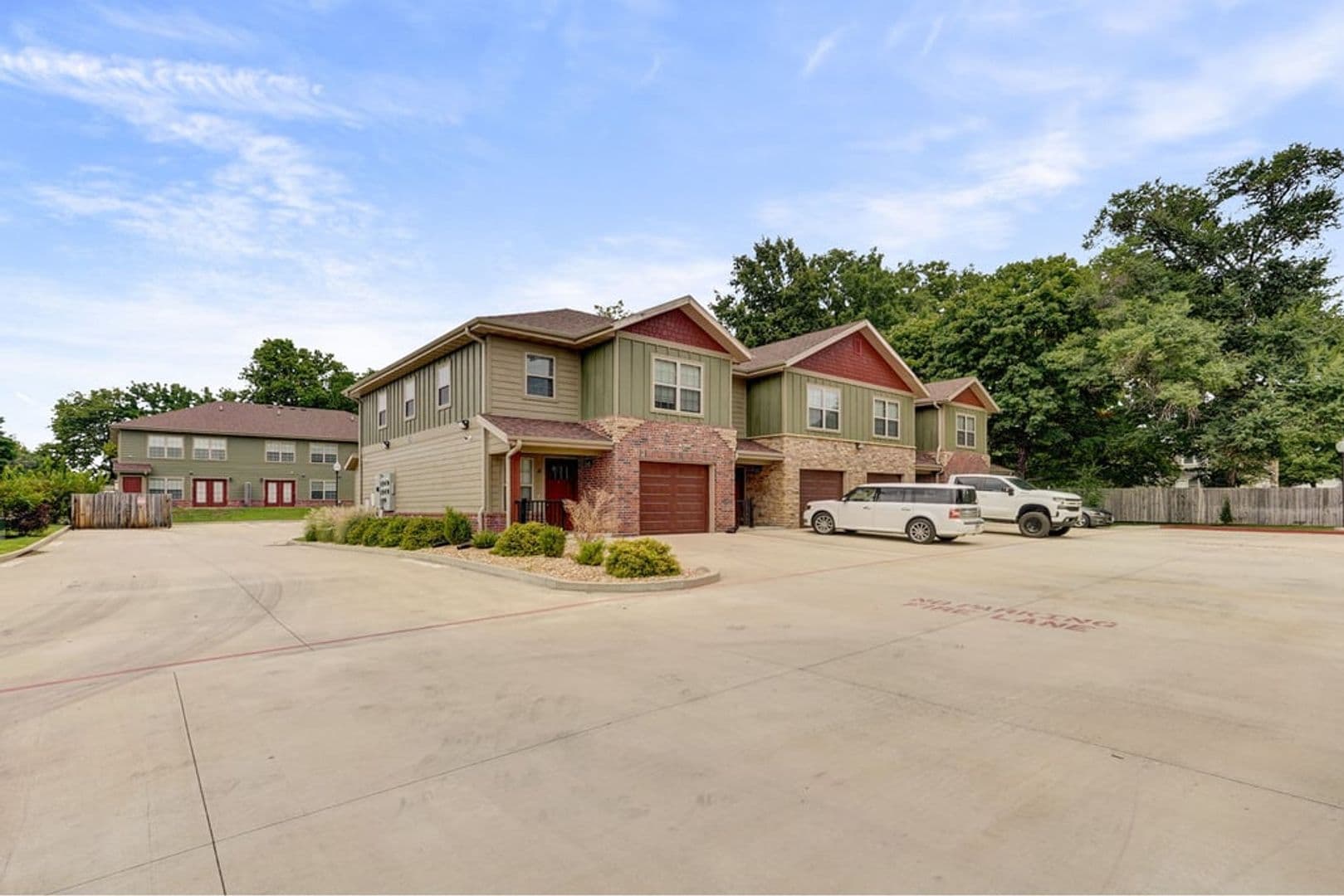 Springfield Apartment: 1302-1314 S Lexington