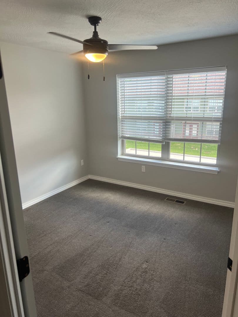 Springfield Apartment: 1302-1314 S Lexington