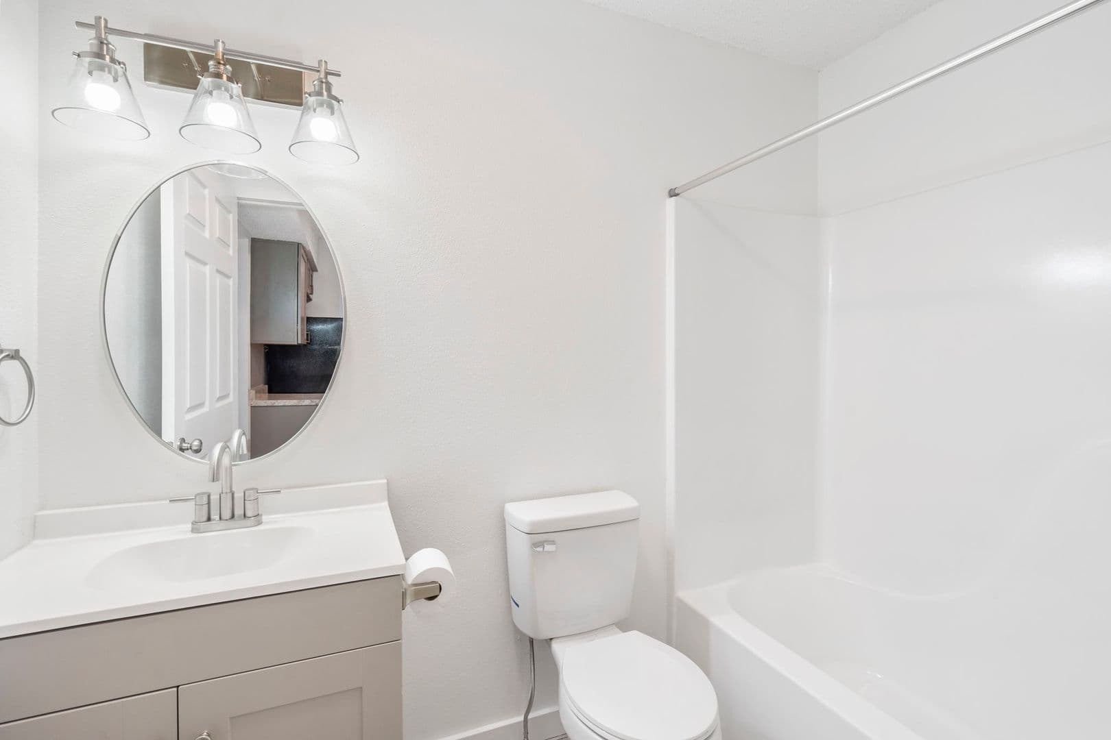 Springfield Apartment: 3110-3180 West Greenwood Street