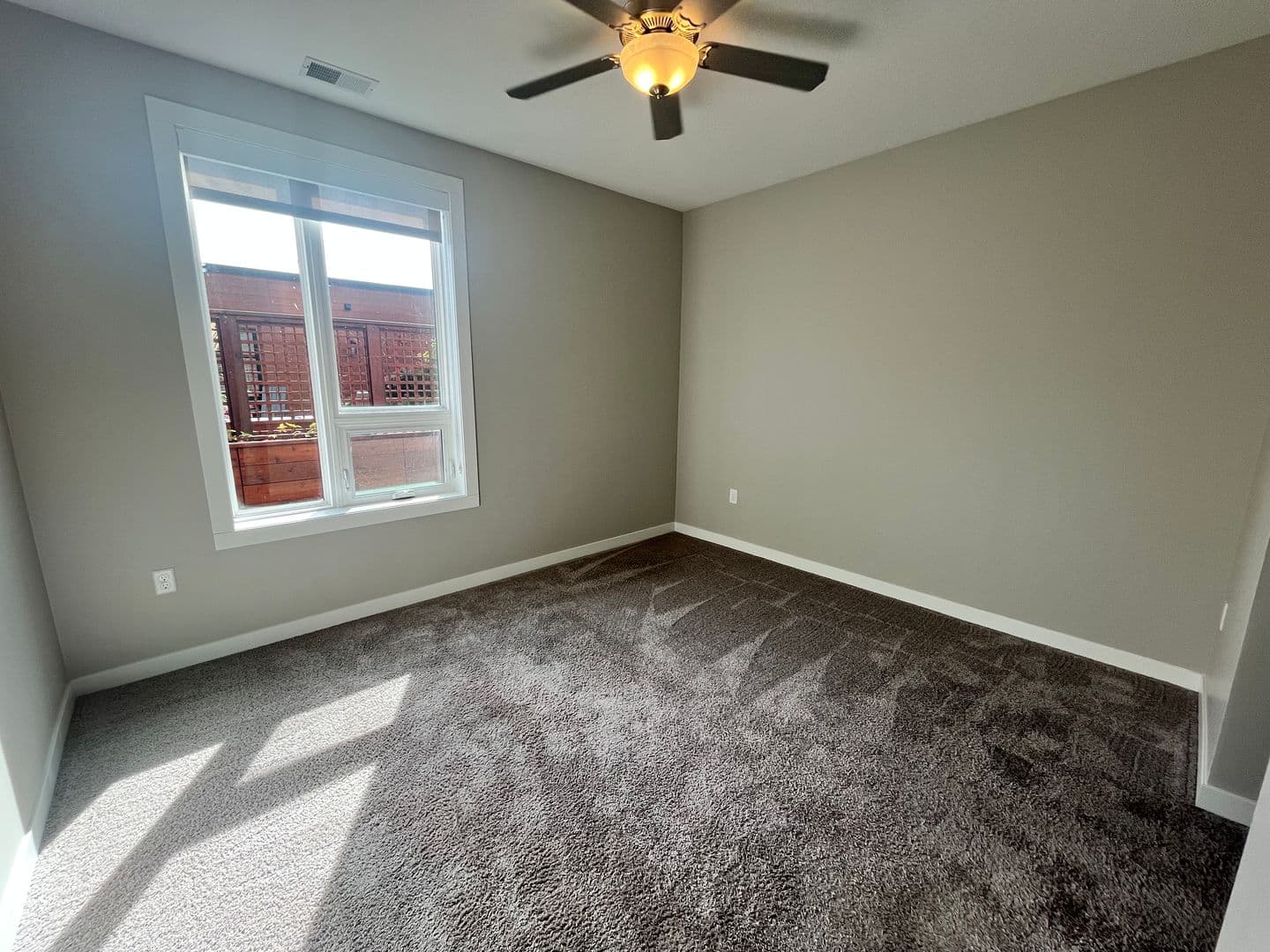 Superior Apartment: 1001 Belknap Street