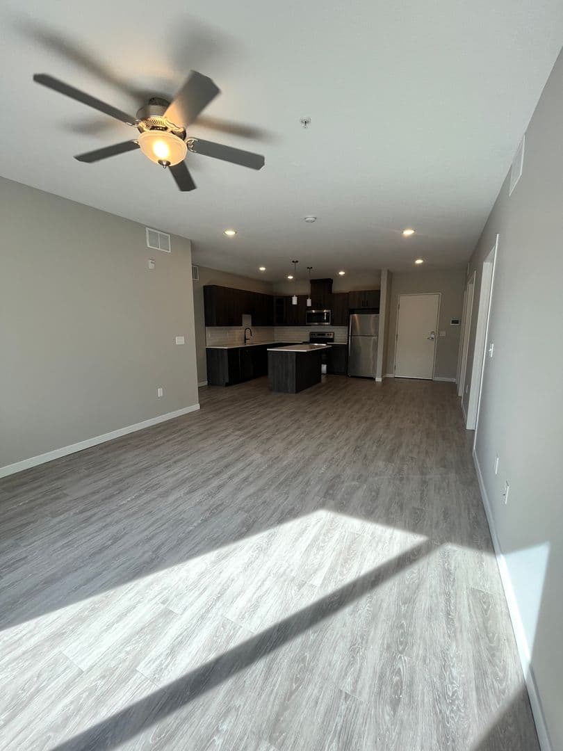 Superior Apartment: 1001 Belknap Street