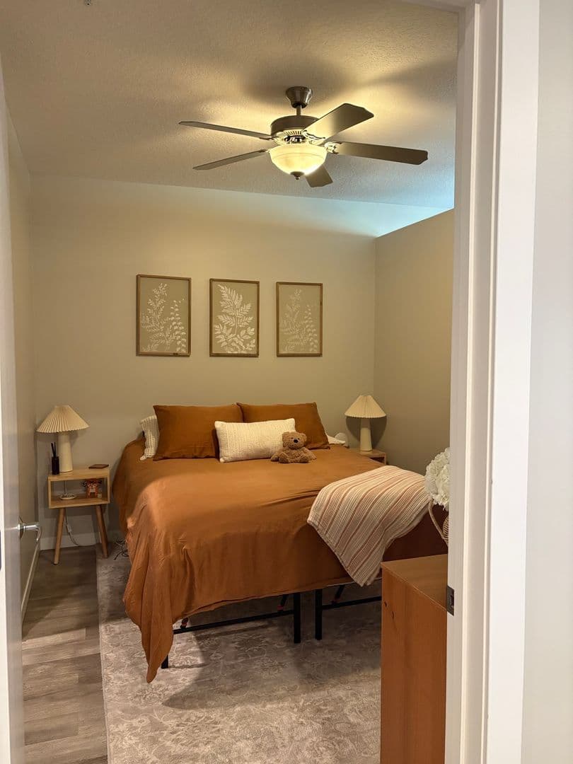 Superior Apartment: 2601 Bardon Ave
