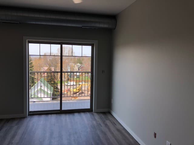 Superior Apartment: 1301 Weeks Ave