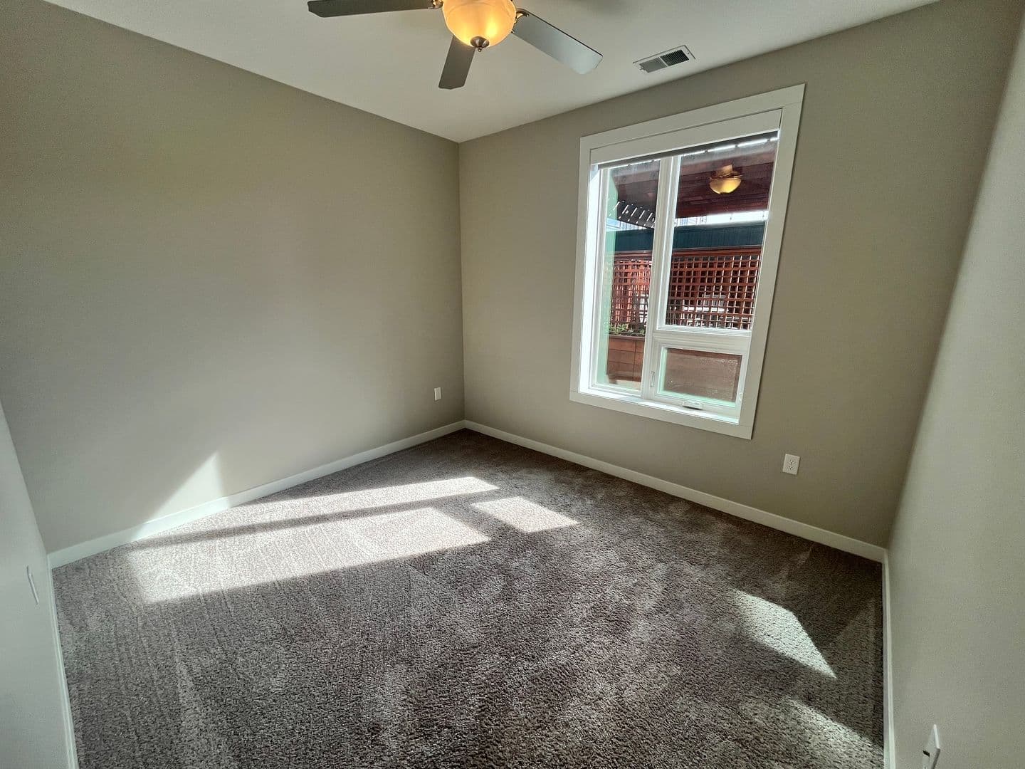 Superior Apartment: 1001 Belknap Street