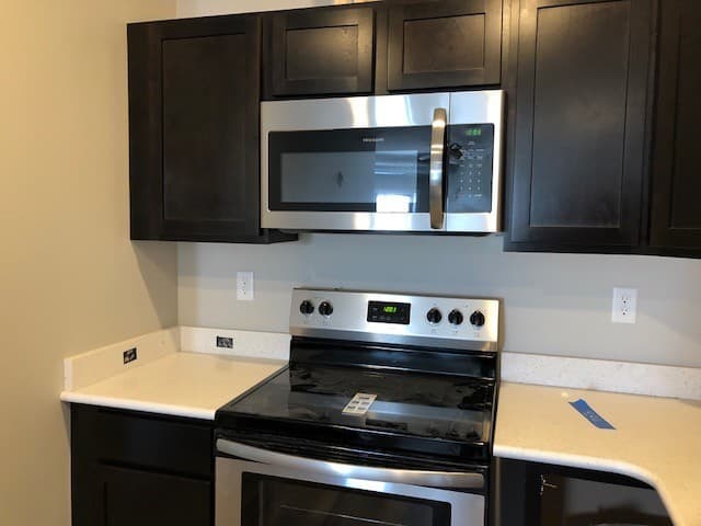 Superior Apartment: 1301 Weeks Ave