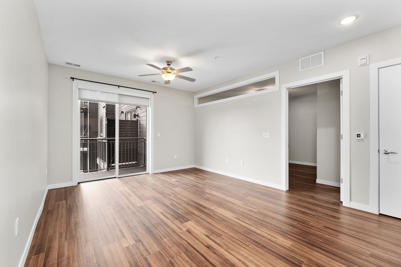 Eau Claire Apartment: 1920 Oxford Avenue