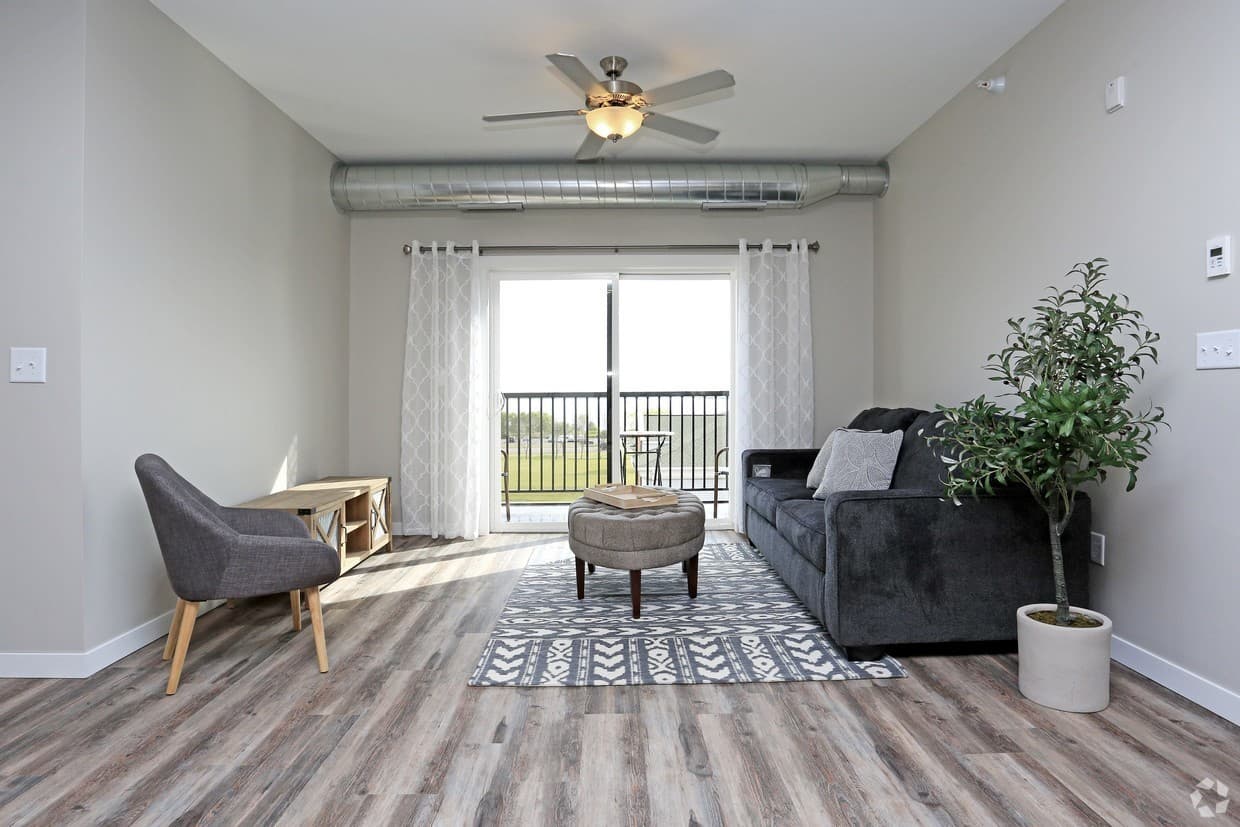 Superior Apartment: 320 F Street
