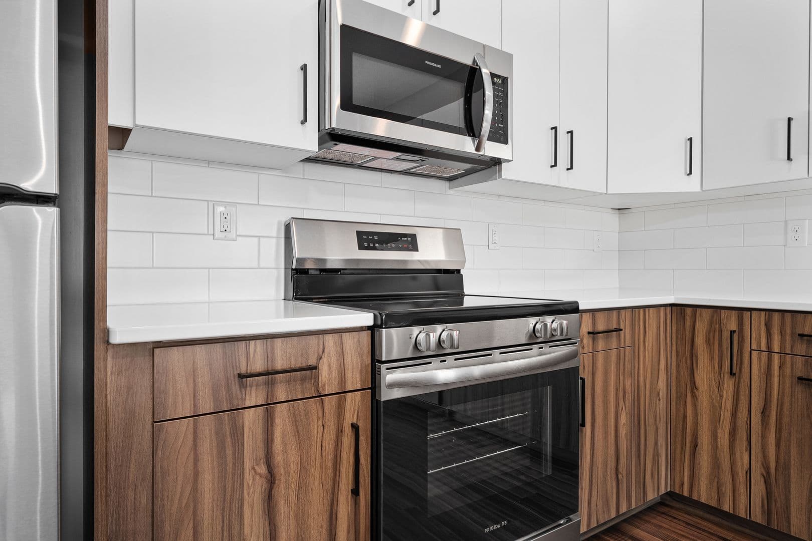 Eau Claire Apartment: 1920 Oxford Avenue