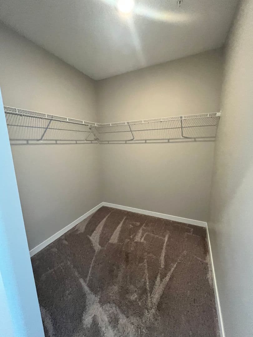 Superior Apartment: 1001 Belknap Street
