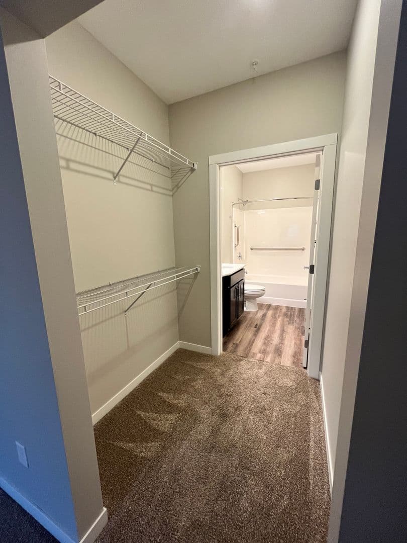 Superior Apartment: 1301 Weeks Ave