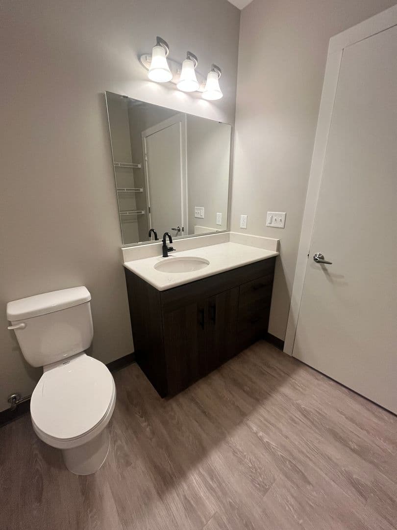 Superior Apartment: 1001 Belknap Street
