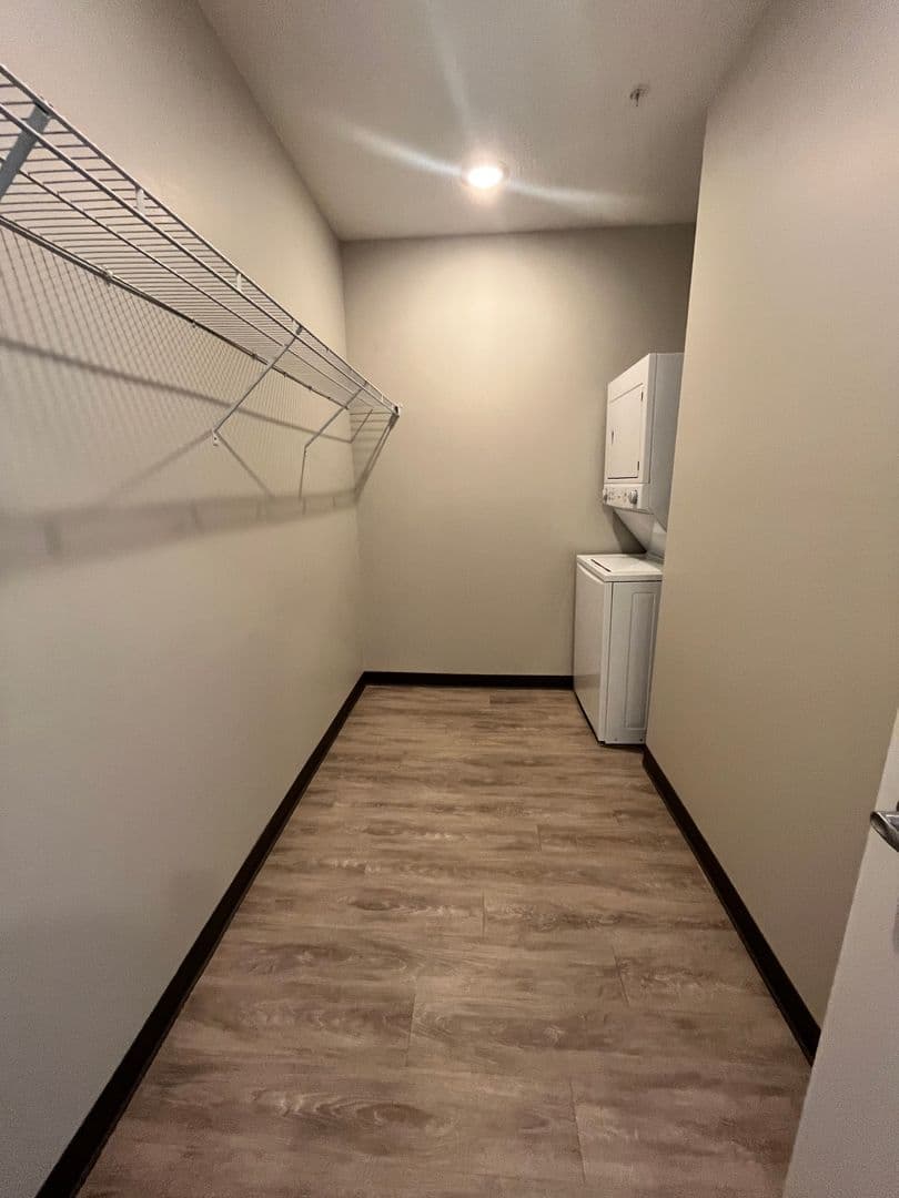 Superior Apartment: 1001 Belknap Street