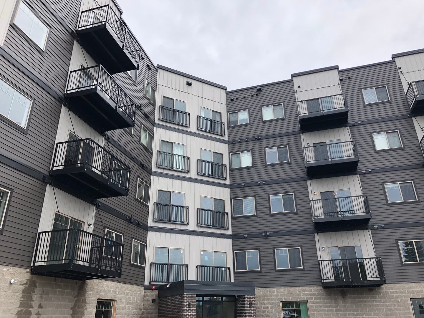 Superior Apartment: 1301 Weeks Ave