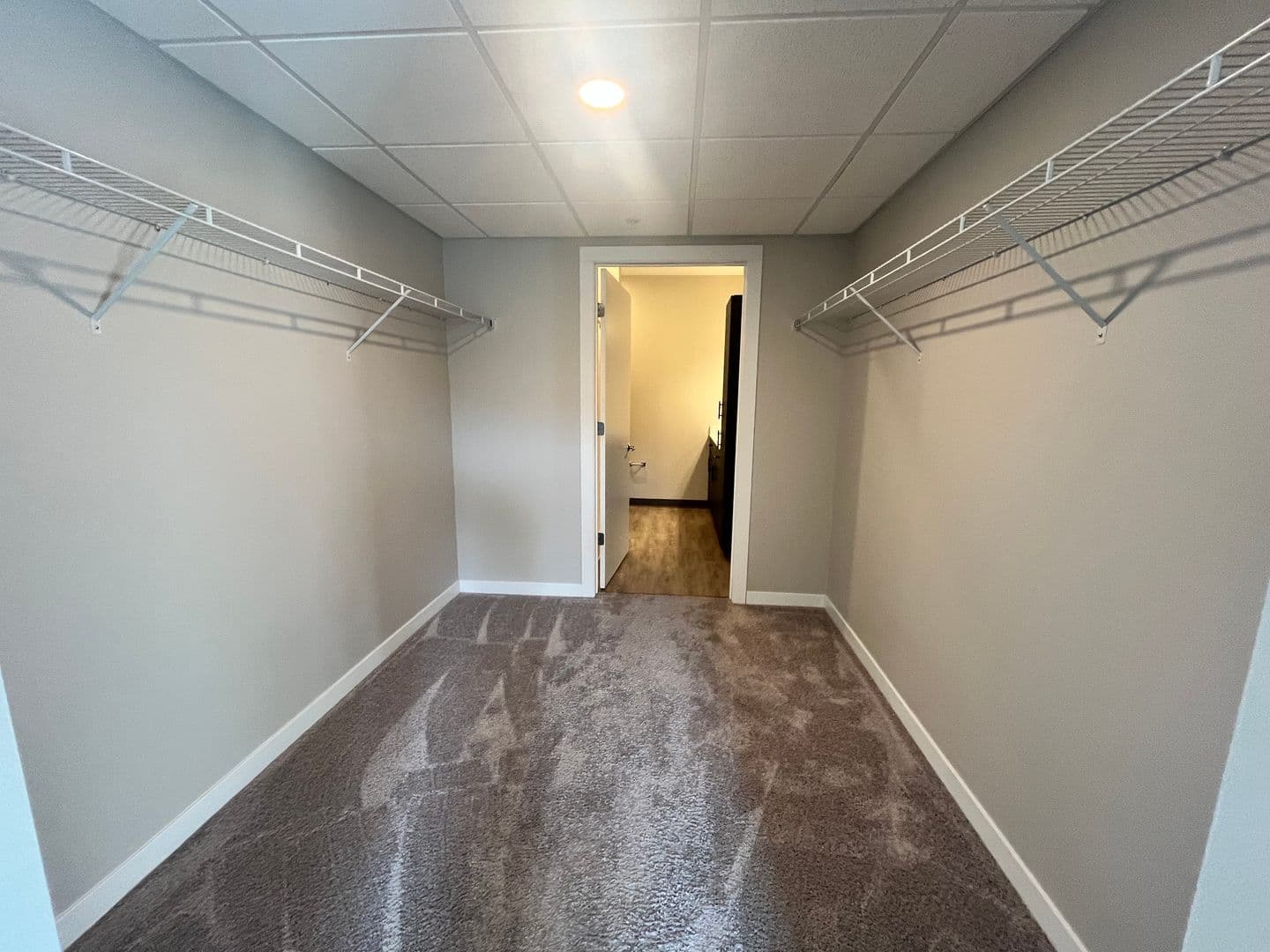 Superior Apartment: 1001 Belknap Street