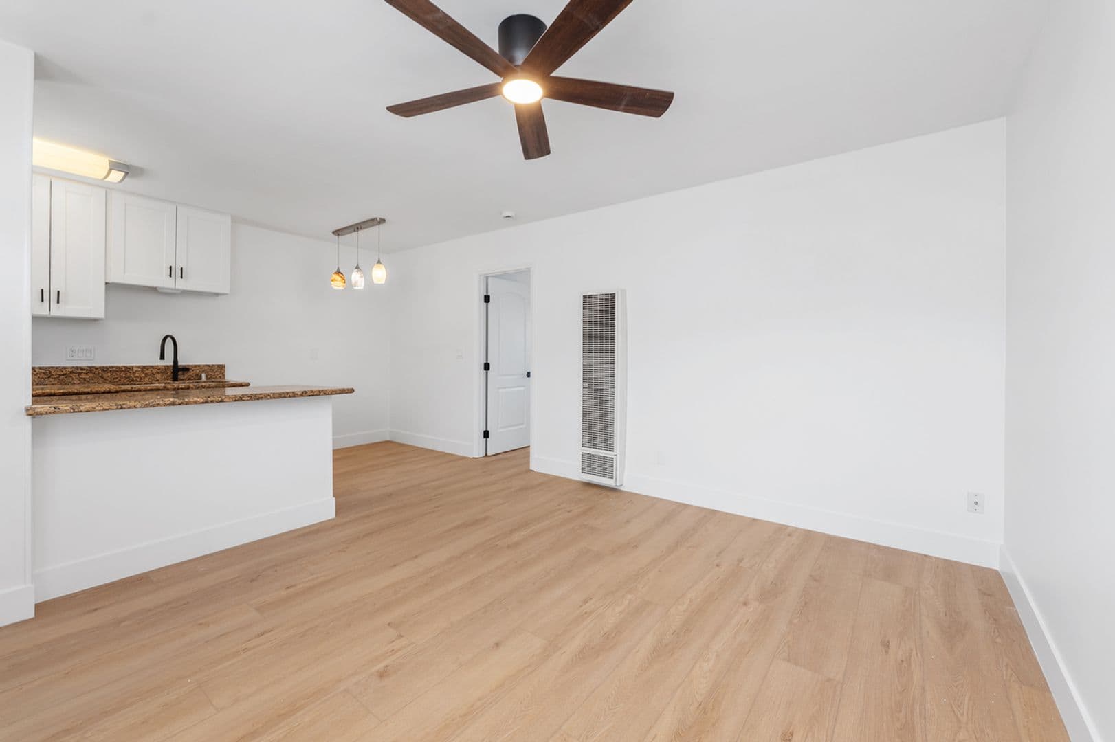 Imperial Beach Apartment: 1413 HEMLOCK AVENUE