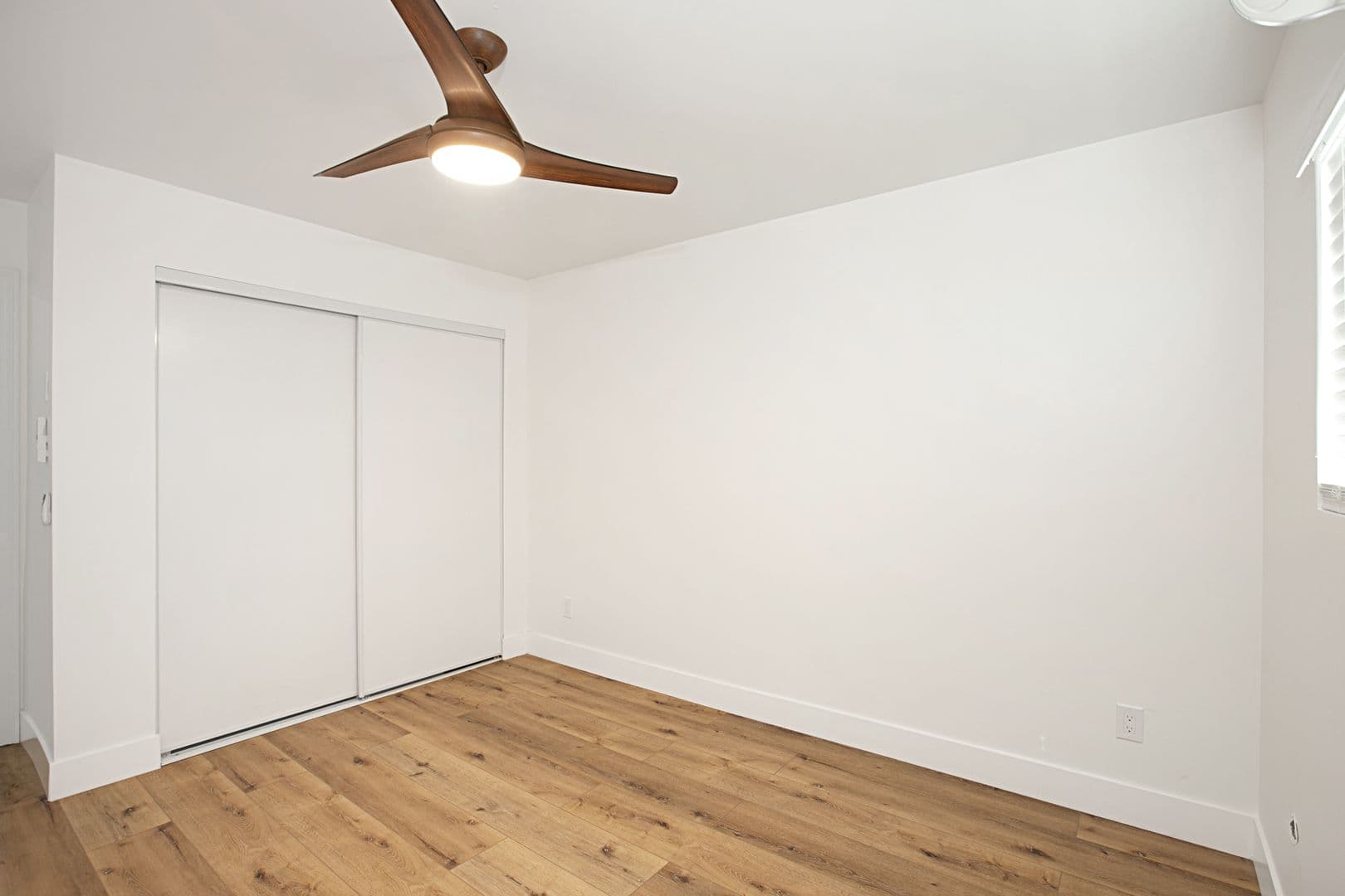 Imperial Beach Apartment: 584 12 TH STREET