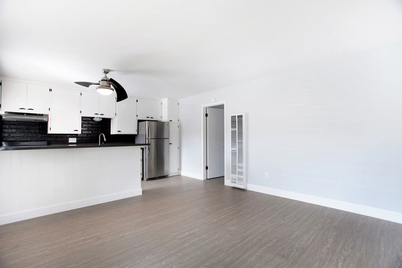 Imperial Beach Apartment: 1413 HEMLOCK AVENUE