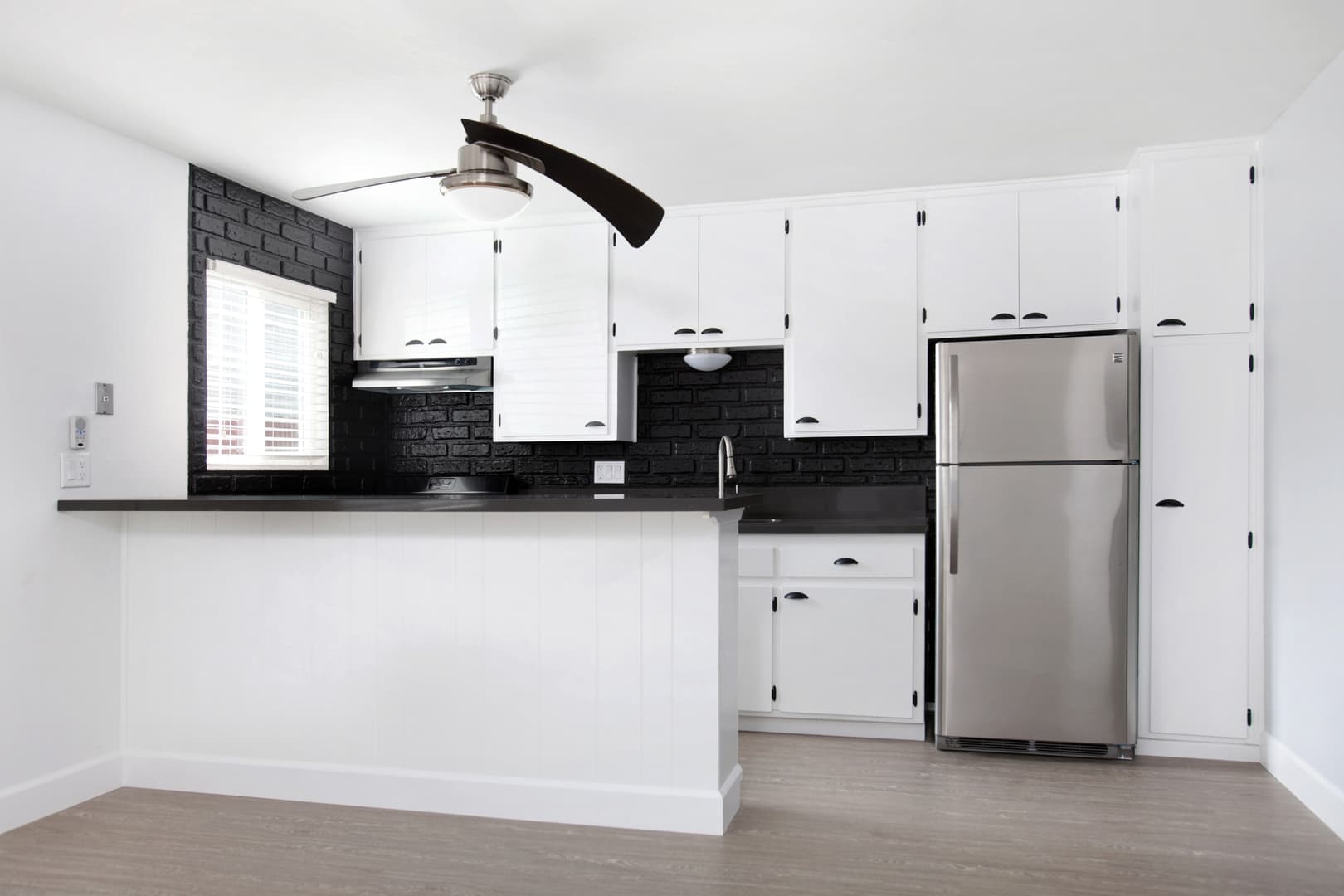 Imperial Beach Apartment: 1413 HEMLOCK AVENUE