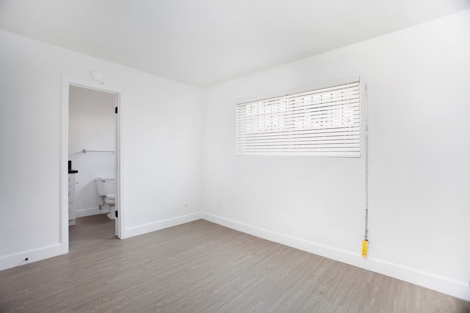 Imperial Beach Apartment: 1413 HEMLOCK AVENUE