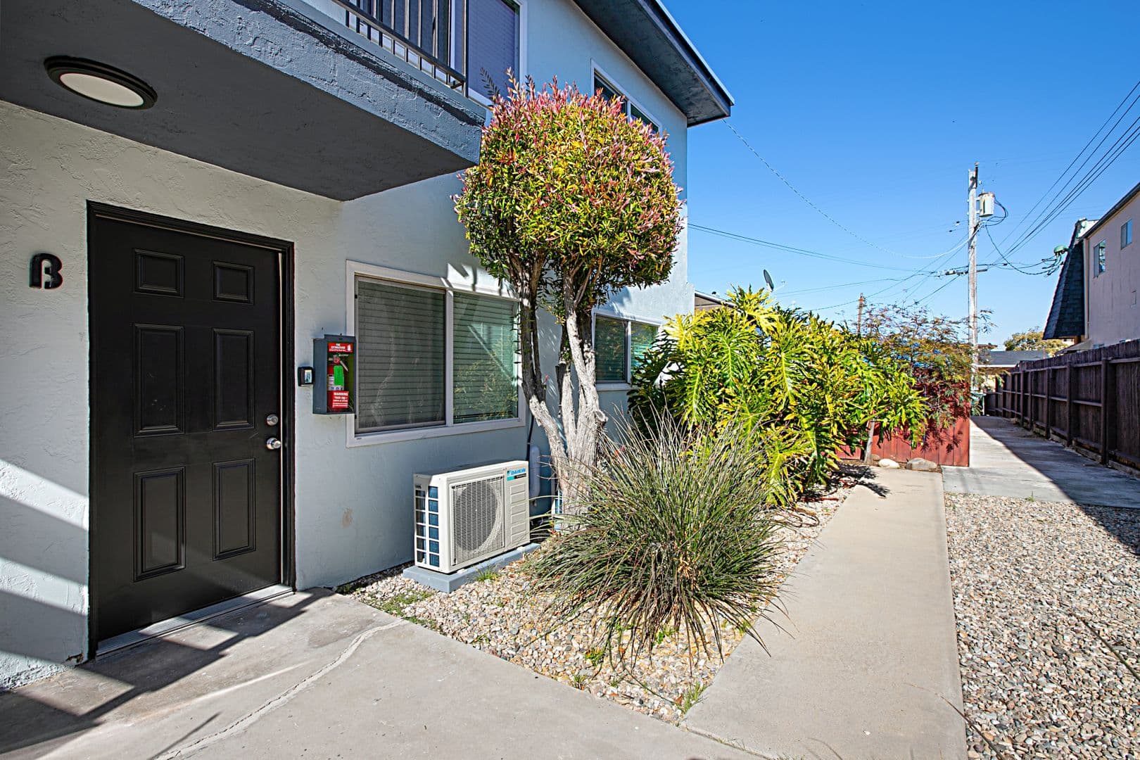 Imperial Beach Apartment: 584 12 TH STREET