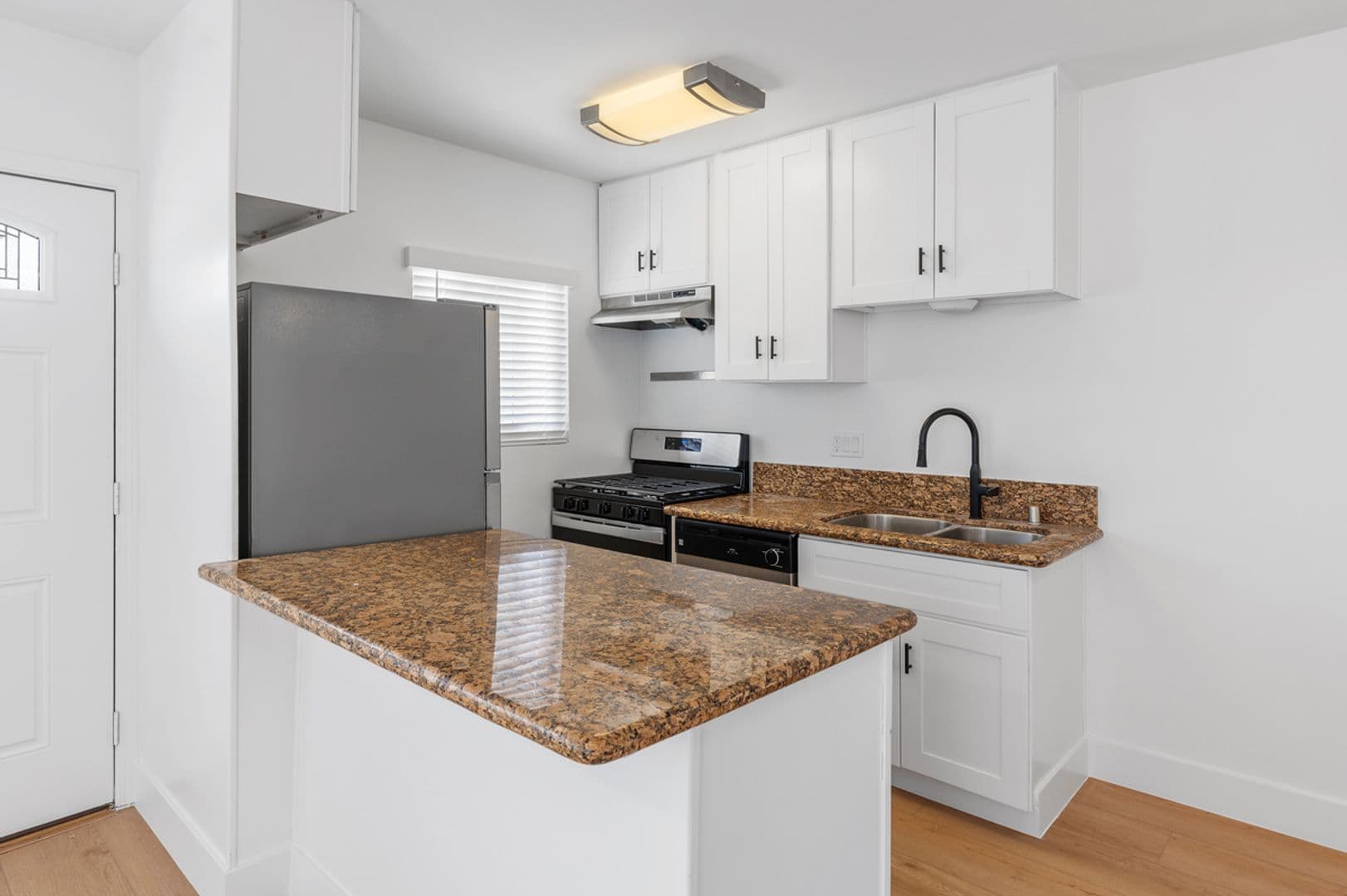 Imperial Beach Apartment: 1413 HEMLOCK AVENUE
