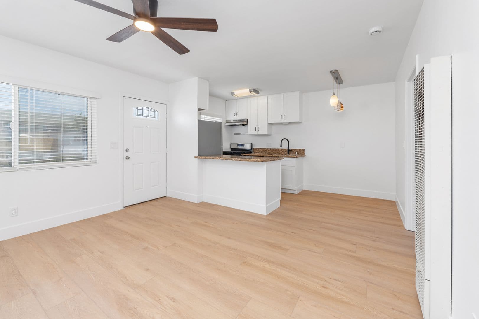 Imperial Beach Apartment: 1413 HEMLOCK AVENUE